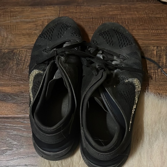 Nike - Picture 4 of 11